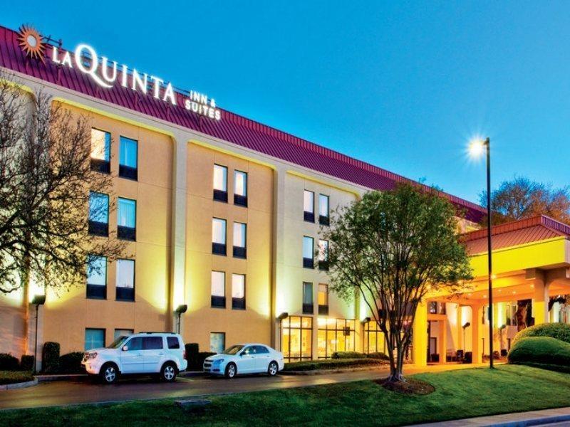 Отель La Quinta By Wyndham Charleston Riverview Экстерьер фото